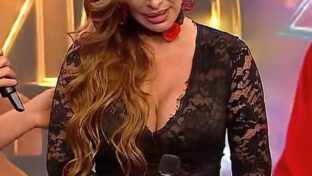 La Gata Noelia tetotas transparencias y patys con pezoneras Tango cantando 2024 damageinc famosas