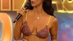Silvina Escudero morocha tetona en bikini y transparencias de tanga Cantando 2024 TV damageinc videos