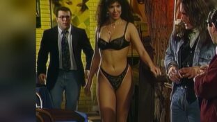 Alejandra Mora en tanga y corpiño de encaje Son de Diez TV damageinc videos